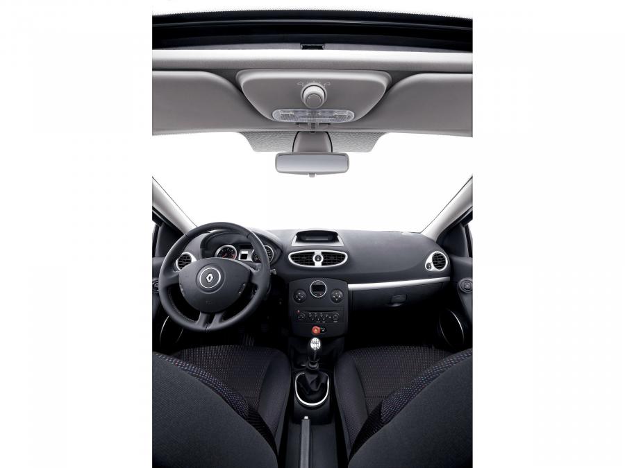  Renault Clio Estate 2007 года  (фото 19 из 50)
